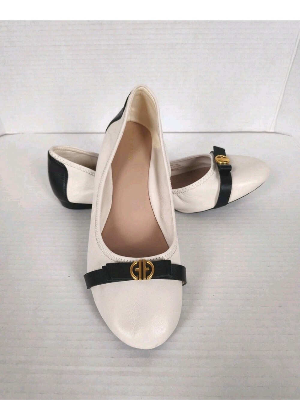 Cole Haan Tova Bow Ballet Flats Size 9 Ivory and Black Leather Slip on Shoes